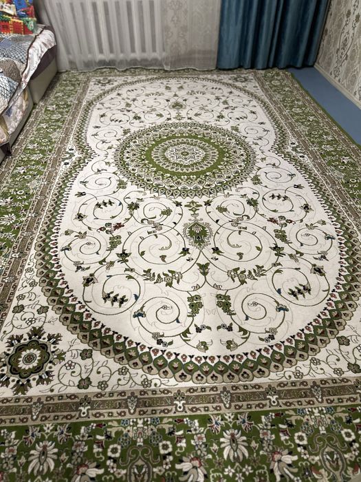 Иранский ковер в отличном состоянии