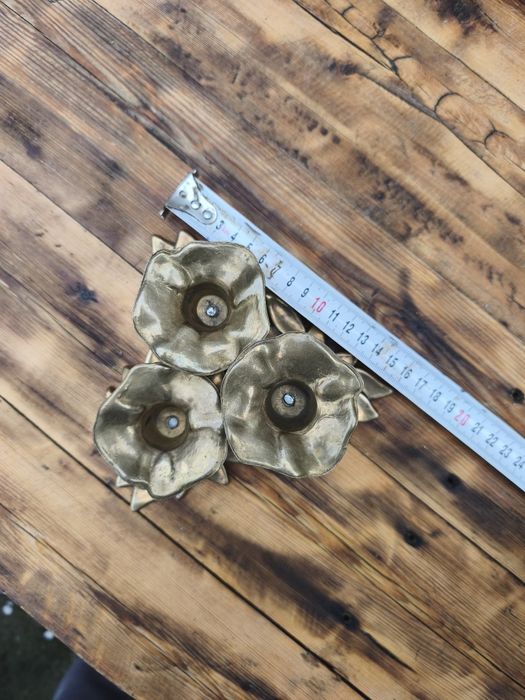 Троен месингов свещник