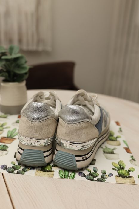 Liu Jo Сникърси Maxi  Wonder 38
Сникърси Maxi Wonder
Сникърси Maxi Won