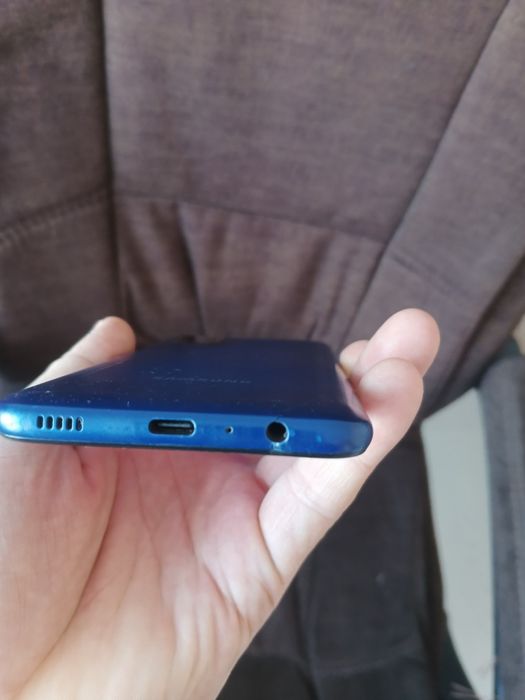 Продам два телефона Реалми нот 50