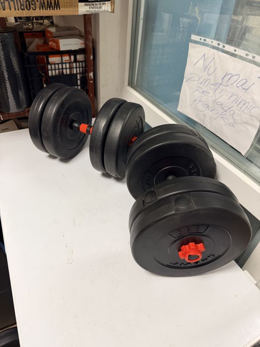Gantere reglabile noi set 40 kg. 20 kg+20 kg=40 kg. Pret 300 lei