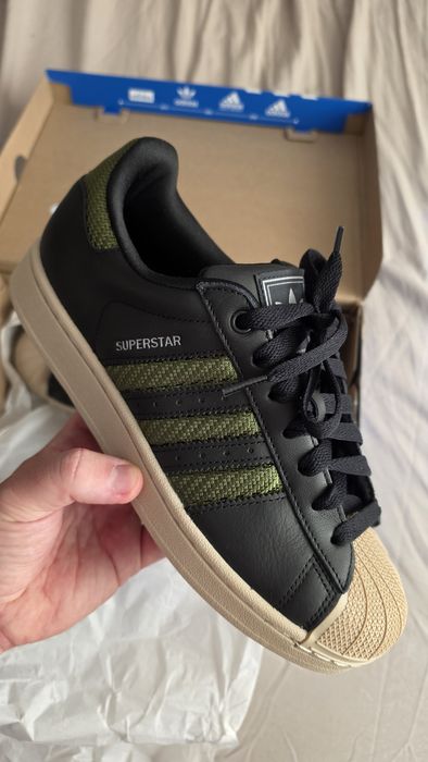 Adidas Superstar 42.5 noi in cutie din piele *nike*puma*hooka*reebok*fila