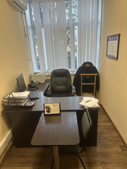 Продам комплет мебели руководителя.