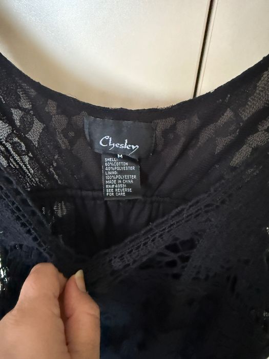 Дантелена черна рокля М