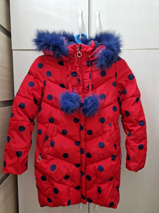 Продам зимнюю куртку для девочки
