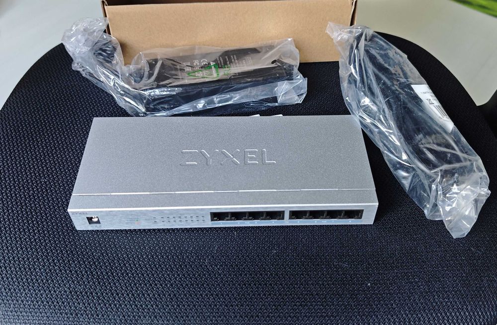 8 портов гигабитов PoE+ суич Zyxel GS1008HP