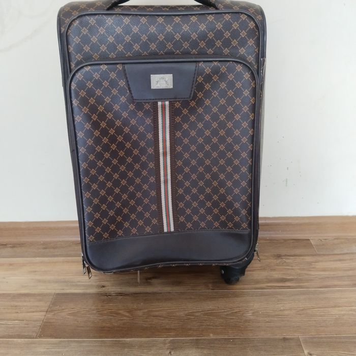 Бесплатно чемодан