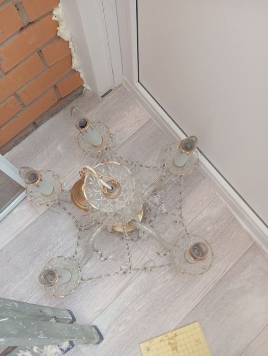 Продам люстры в хорошем состояни