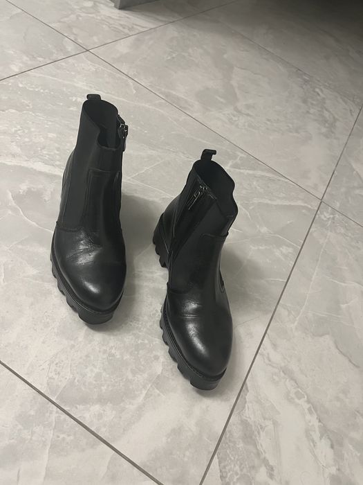 Продам осенние ботинки