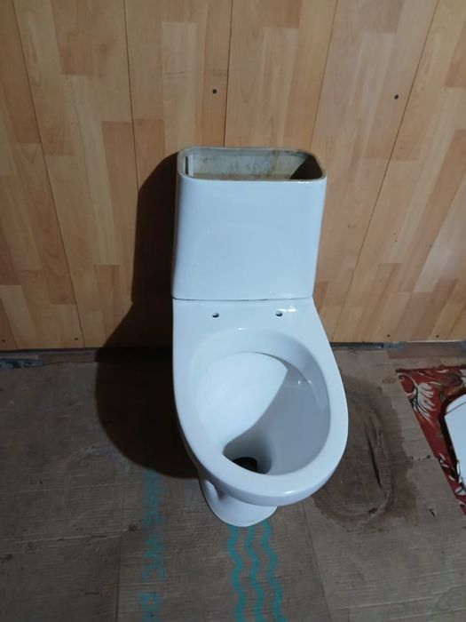 Продам унитаз в хорошем состоянии