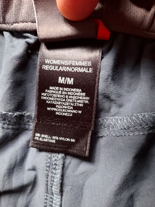 The north face дамски панталон M размер.