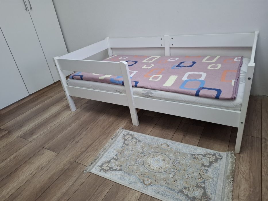 Продается кровать с матрасом