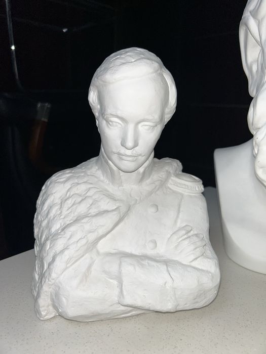 Статуи/декор/статуэтки/награды