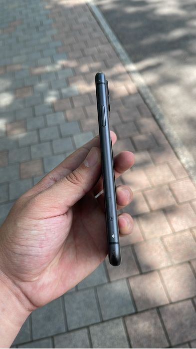 В продаже Айфон 11. 128Gb.