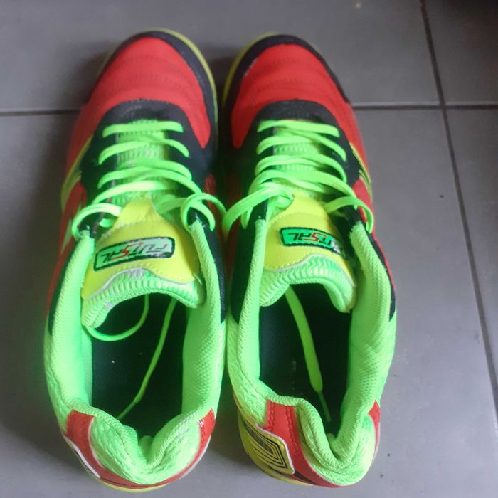 Vand adidasi fotbal Lotto Futsal originali, 42, pret 80 lei