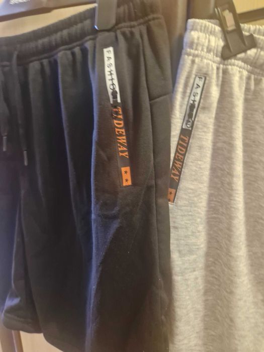 Продават се мъжки къси панталони