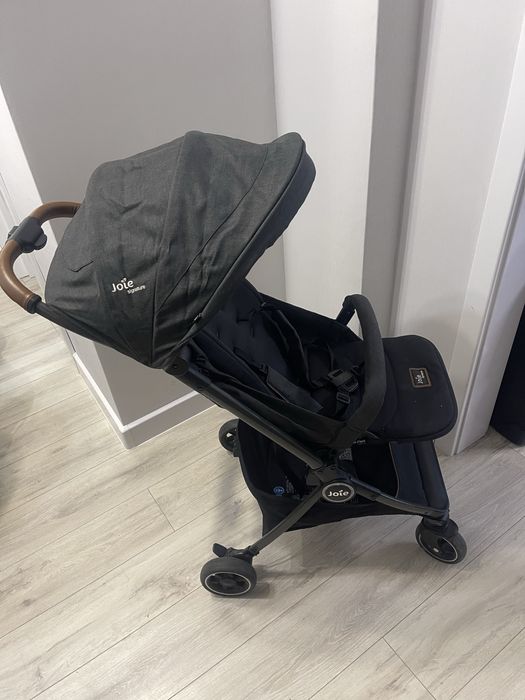 Прогулочная коляска Joie Signature