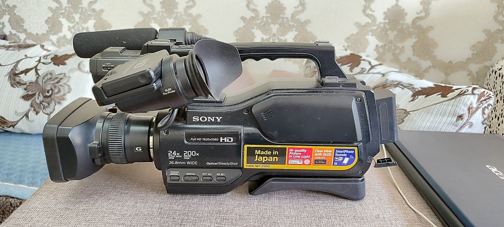 Продам видео камеру Sony