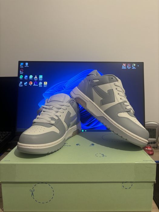 Off-White Out of Offce