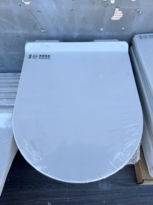 Крышка с сиденьем для унитаза