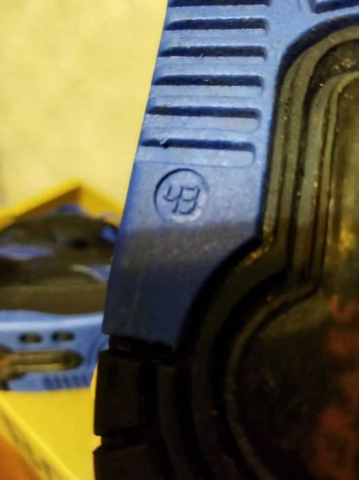 Мужские кроссовки