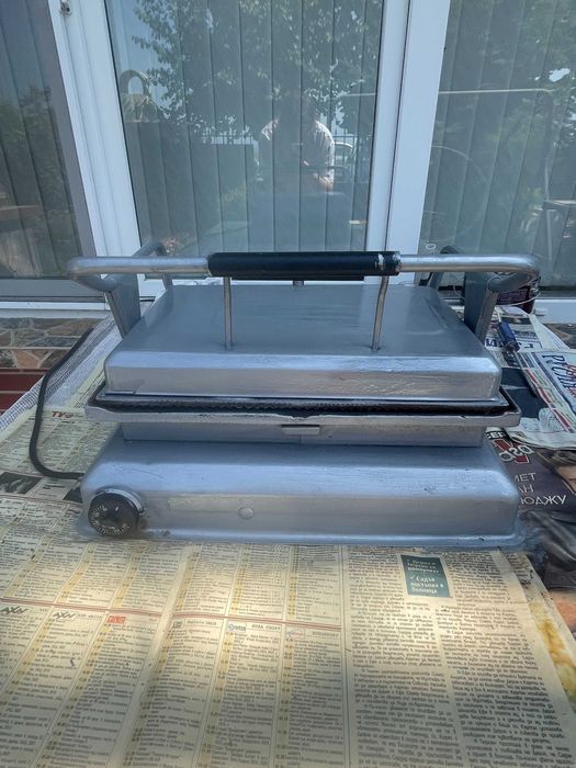 Продавам тостер-скара