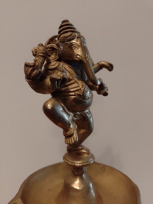 Superbă sculptura lampa antica indiana din bronz masiv Ganesha piesa p