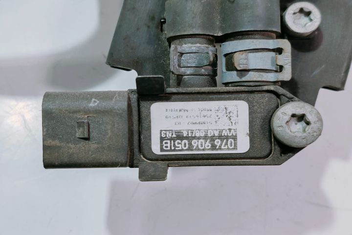 Senzor presiune gaze 076906051B Volkswagen VW Passat B7 seria