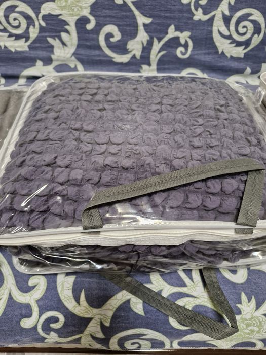 Продам 3 новых комплекта на диван уголок.Цена за все три 800 тысяч.