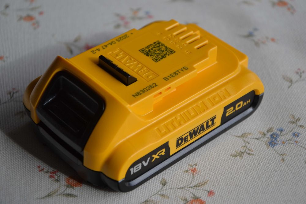 Нова оригинална батерия на DeWalt 18V, 2Ah