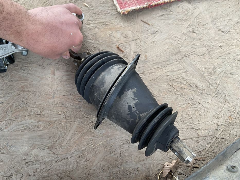 Вал от W211 mercedes benz