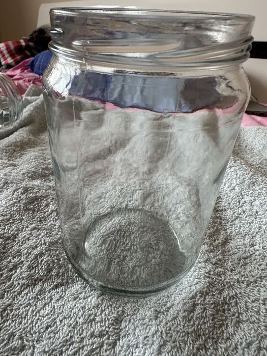 Продавам стъклени буркани