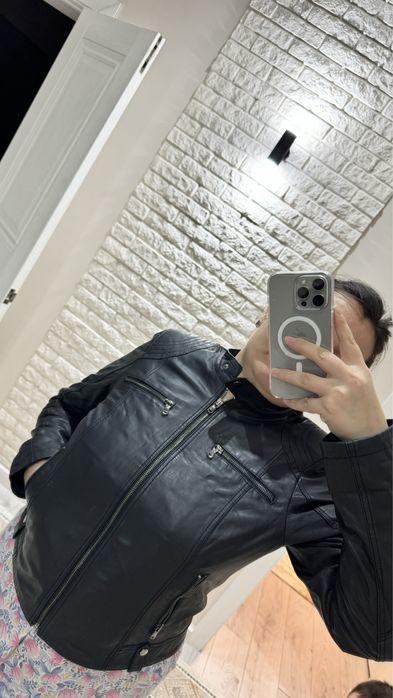 Кожаная куртка весенняя