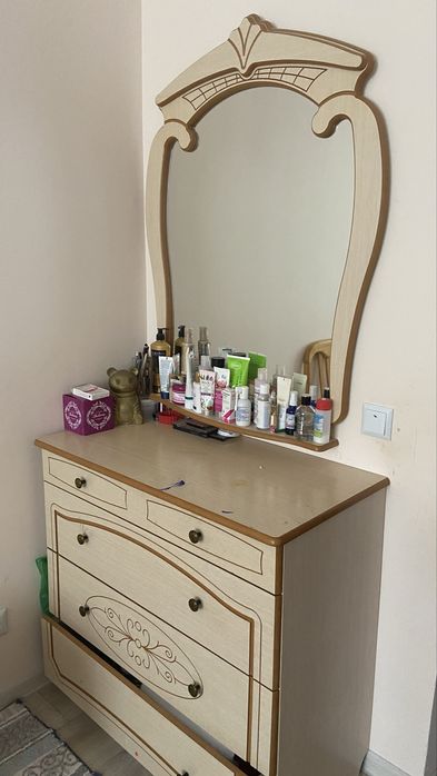 Продам спальный гарнитур