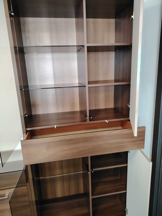 Turn cu vitrina si Noptiera cu sticla securizata LEMS