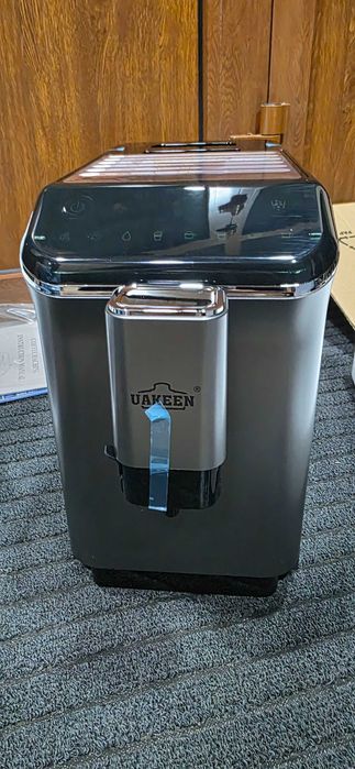 Продаётся кофе машина / аппарат Uakeen ZL-1504