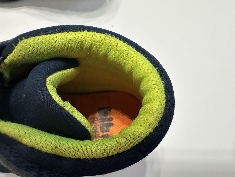 Ghetute bibi  cu luminite marimea 23