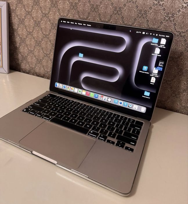 Продам MacBook Air 13 M2 2022г 8гб