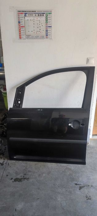 Usa stanga fata volkswagen vw caddy an 2008 cod culoare C9Z