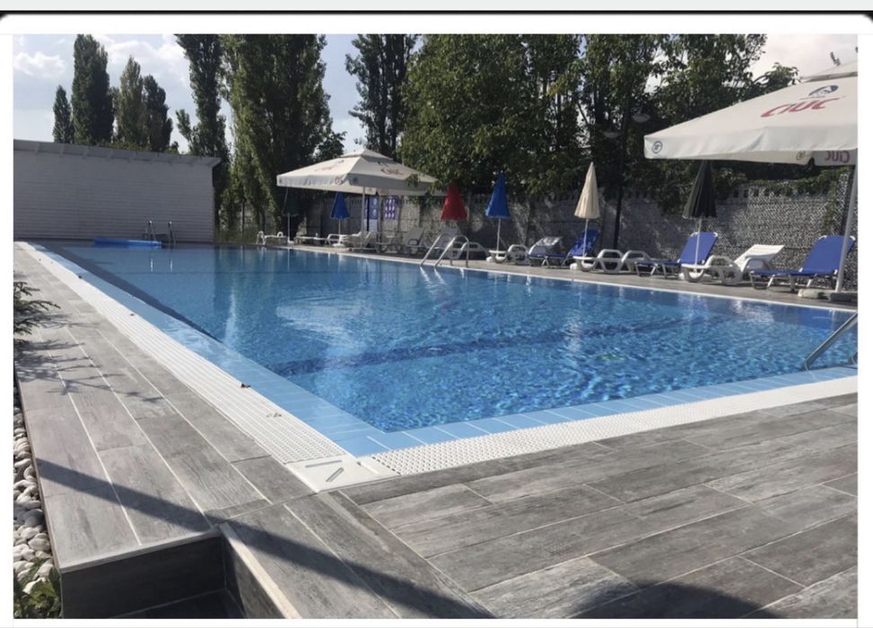 2 camere Otopeni cu piscina terase 30 mp si loc de parcare