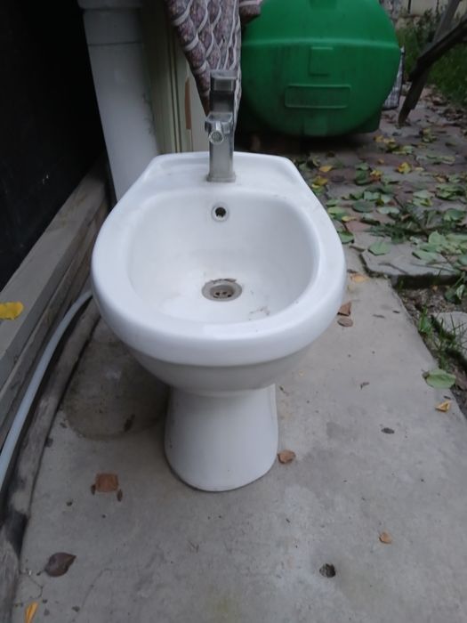 Унитаз Биде.        .