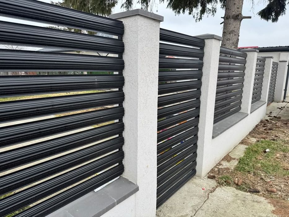 Garduri si porti din sipca metalica, panouri stil jaluzele, plasa bordurata, tabla cutata, sipca metalica si alte modele disponibile