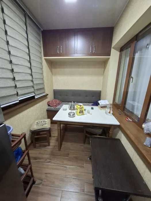 Продаю квартиру.Юнусабад 12 М Туркистан Уч бакалок 4\2\5 вещевой базар