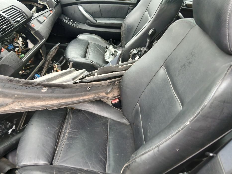 BMW E53 X5 4.4 320коня