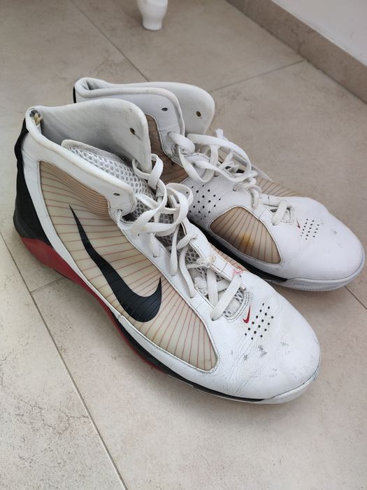 Баскетболни кецове Nike