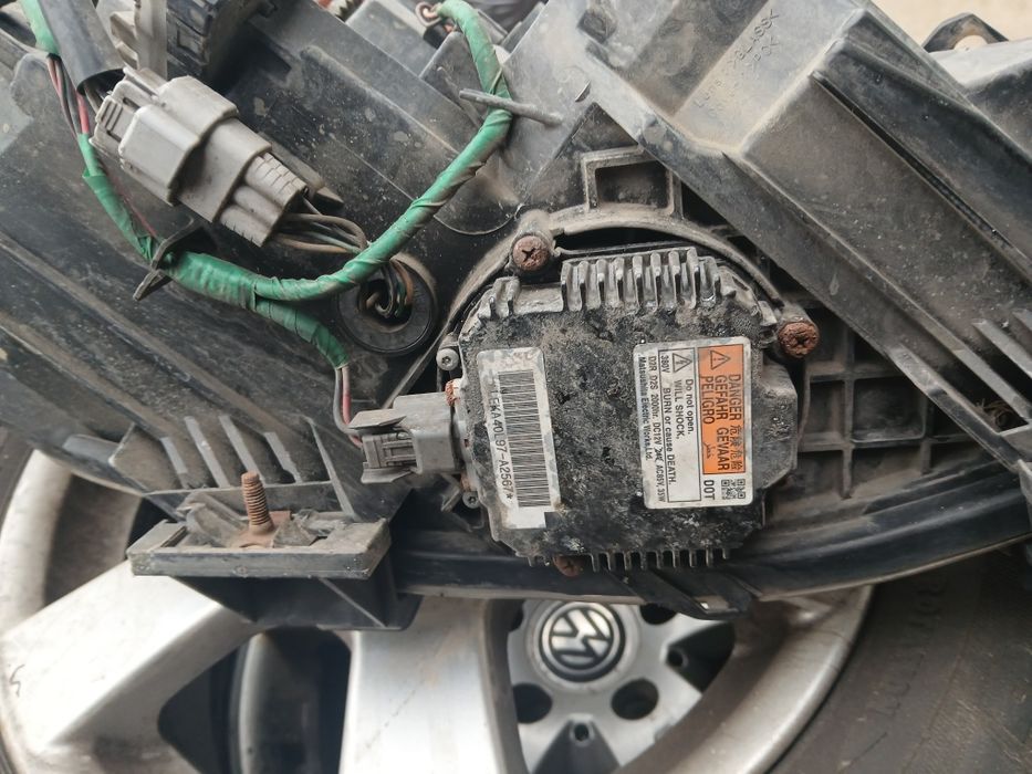 Far Faruri Bixenon Mazda3 din 2010