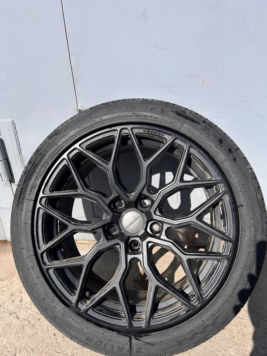 Комплект дисков с резиной.