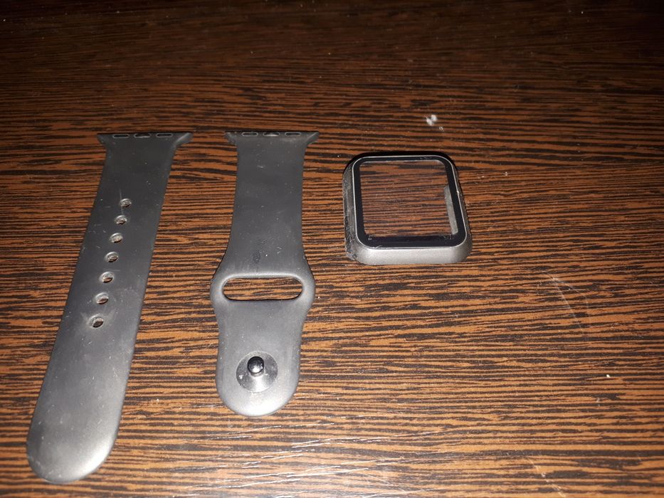 Продам часы 2 штуки.