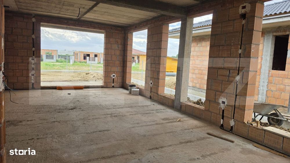 Casa 4 camere, 111 mp, 440 mp teren, zona Micro 16