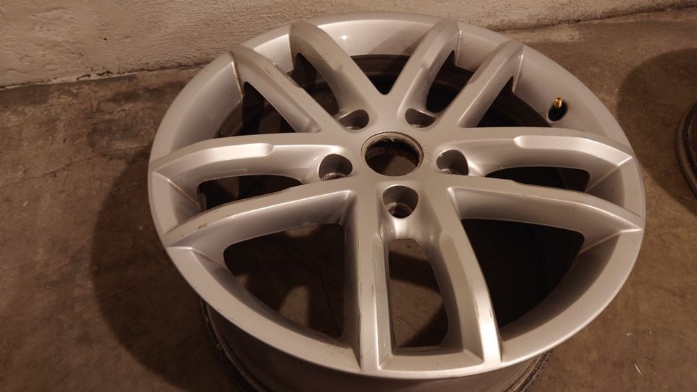 VW "Yukon" 8J18, 5х130, ET53, централен отвор 71.5мм (4 бр.)